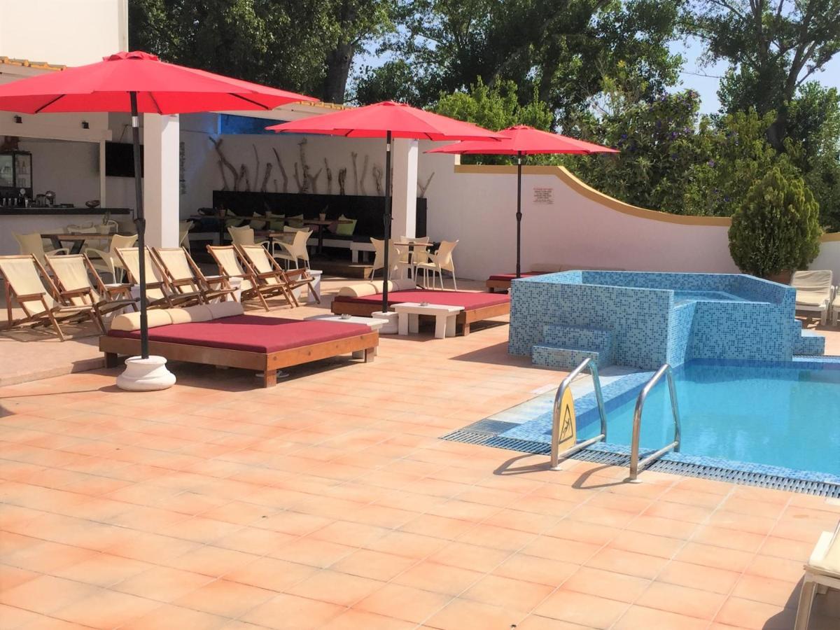 Oasis Beach Club Kavos Exterior photo
