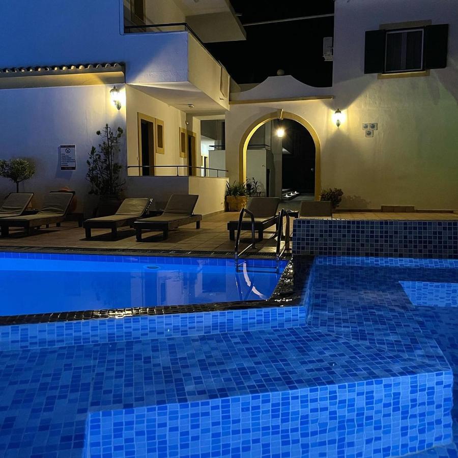 Oasis Beach Club Kavos Exterior photo