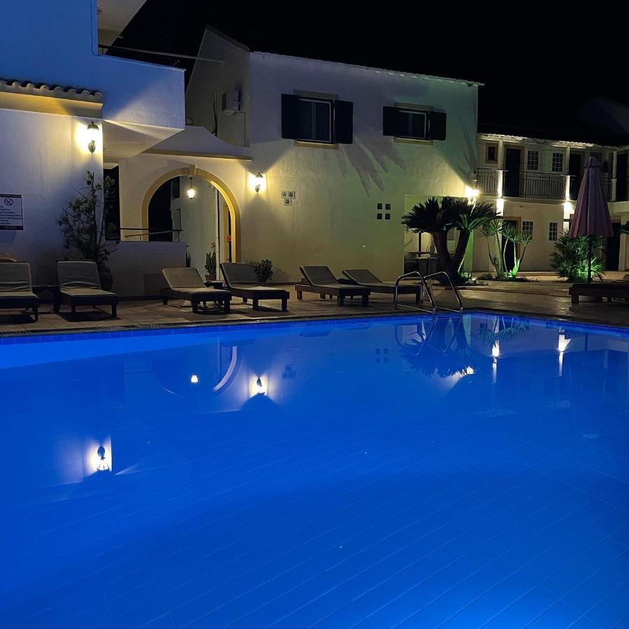 Oasis Beach Club Kavos Exterior photo