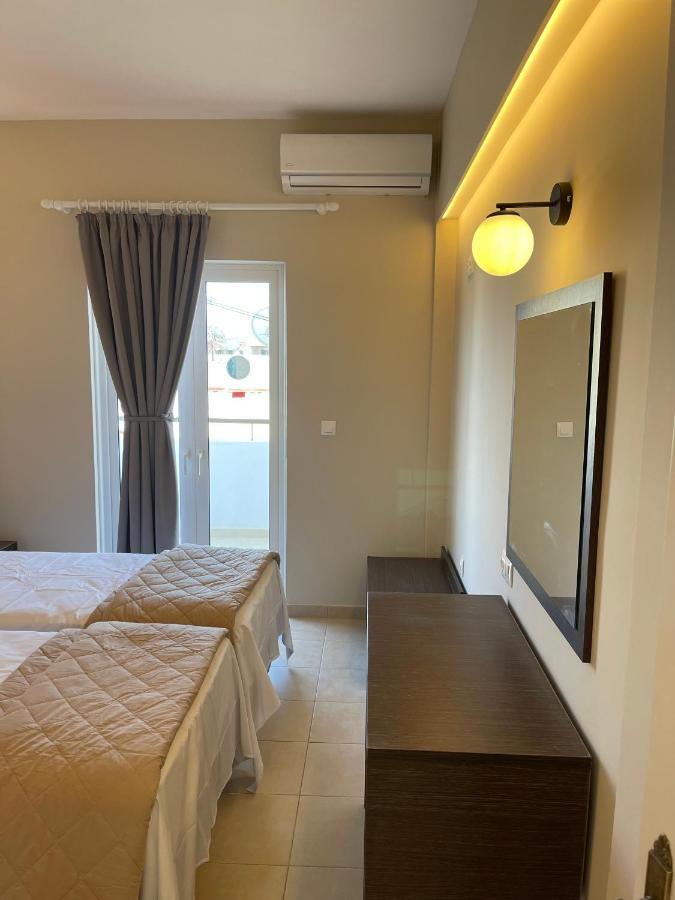 Oasis Beach Club Kavos Exterior photo